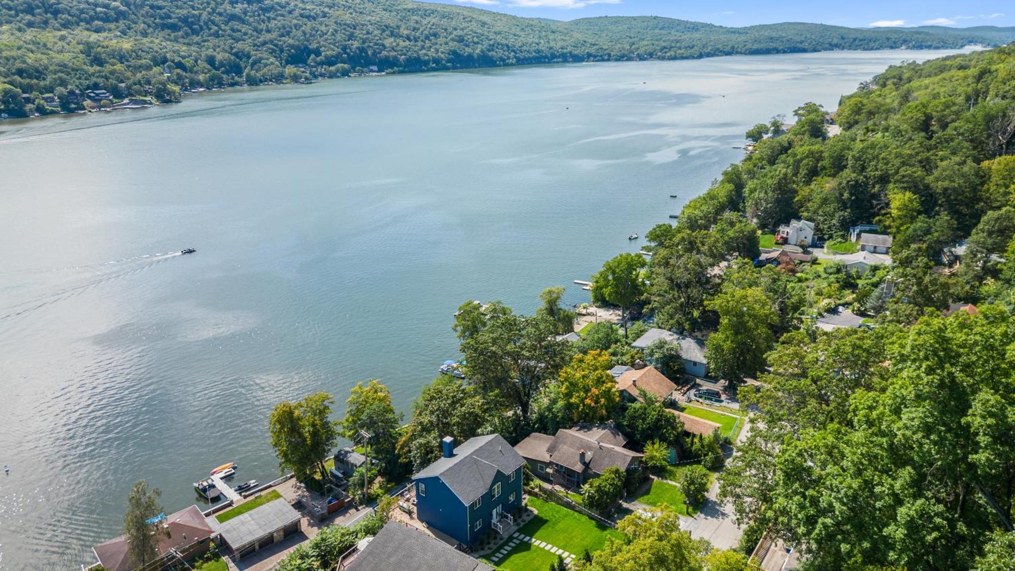 Lakeview House - Hot Tub - Firepit - Stunning Views - Spacious Deck - Cozy Living Room - Bar 그린우드레이크 외부 사진