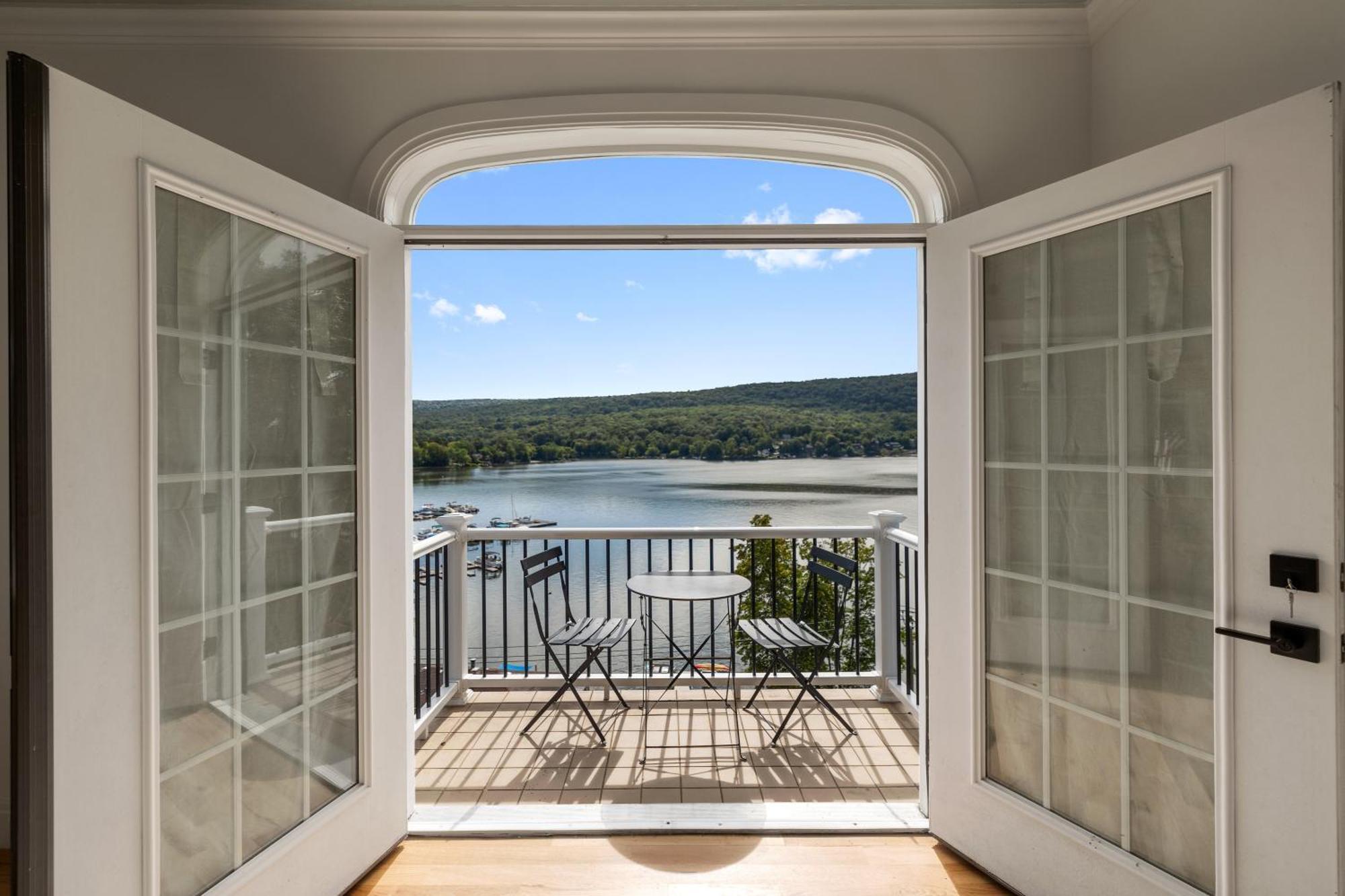 Lakeview House - Hot Tub - Firepit - Stunning Views - Spacious Deck - Cozy Living Room - Bar 그린우드레이크 외부 사진