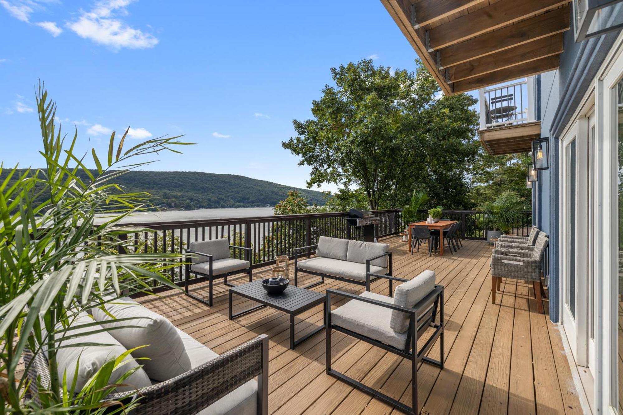 Lakeview House - Hot Tub - Firepit - Stunning Views - Spacious Deck - Cozy Living Room - Bar 그린우드레이크 외부 사진